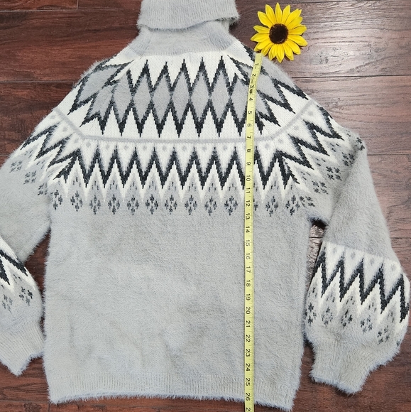 Diamond Turtleneck Ultra Soft SWEATER ✨️ - Picture 5 of 9